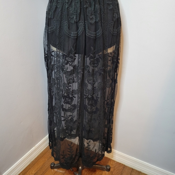 Honey Punch Small Black Lace Maxi Dress Romper Deep Plunge V-Neck Sheer Overlay - Picture 10 of 12